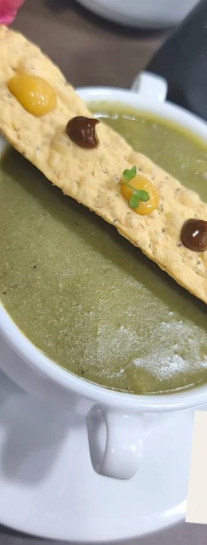 Crema verde y galleta