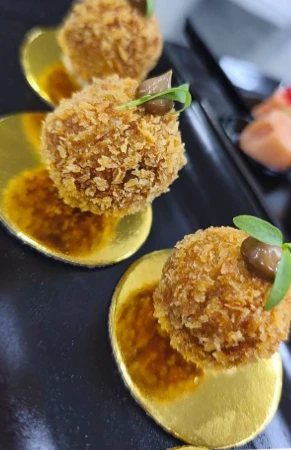 Croquetas sobre soportes